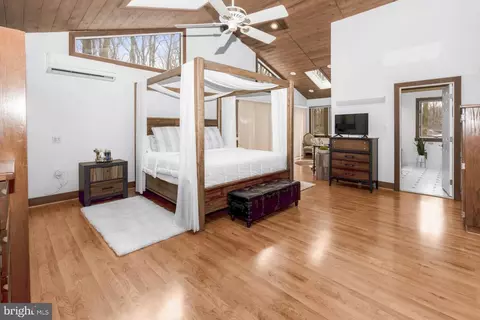 Bedroom - 5008 Snow Dr, Frederick, MD 21703 photo 6 of 7