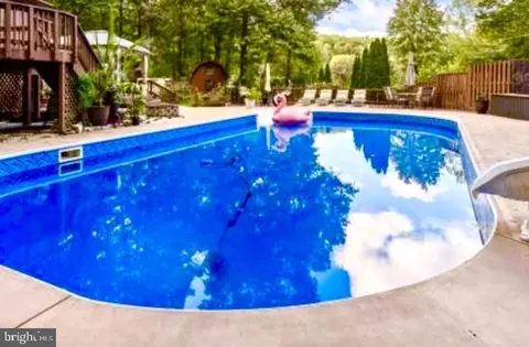 Exterior - 5008 Snow Dr, Frederick, MD 21703 photo 5 of 6