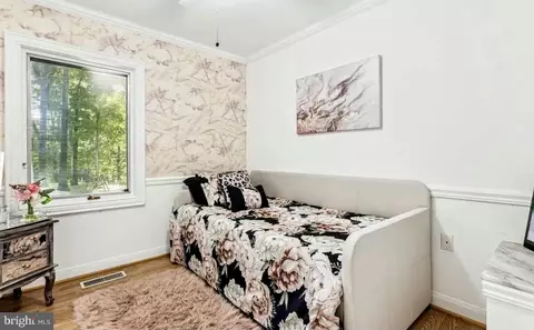 Bedroom - 5008 Snow Dr, Frederick, MD 21703 photo 4 of 7