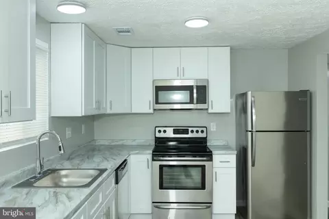 Kitchen - 5750 Charstone Ct, Frederick, MD 21703 photo 2 of 2