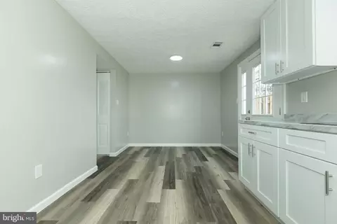 Entry Way - 5750 Charstone Ct, Frederick, MD 21703 photo 5 of 7