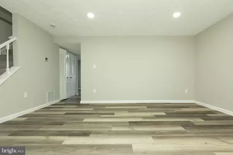Living - 5750 Charstone Ct, Frederick, MD 21703 photo 2 of 6