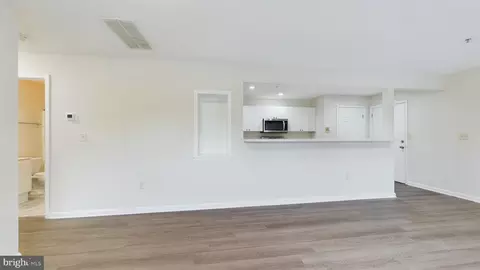 302 Baughmans Ln #D, Frederick, MD 21702 photo 11