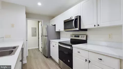 302 Baughmans Ln #D, Frederick, MD 21702 photo 3