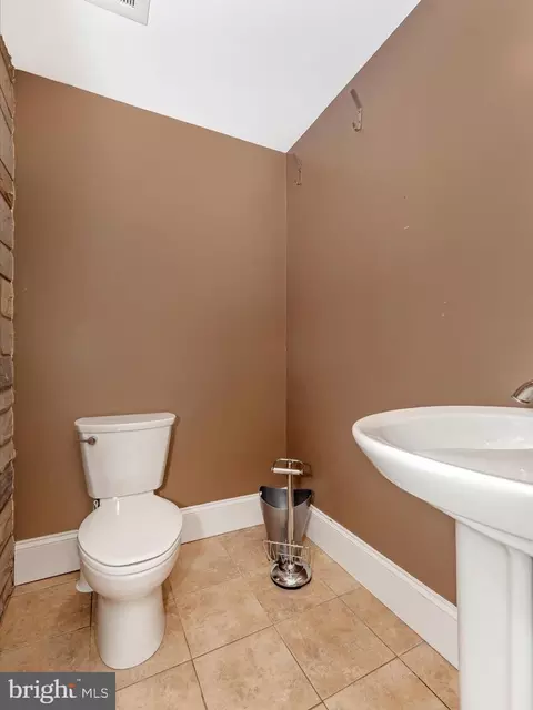 Bath - 1641 Shookstown Rd, Frederick, MD 21702 photo 1 of 5