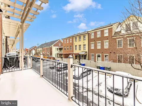 Exterior - 2 Maxwell Sq, Frederick, MD 21701 photo 6 of 7