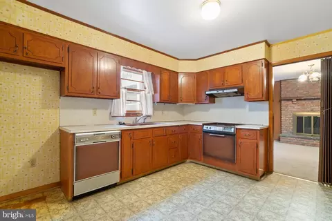 Kitchen - 5811 Meadow Dr, Frederick, MD 21702 photo 2 of 3
