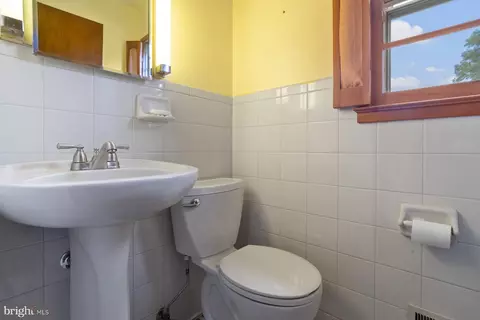 Bath - 5811 Meadow Dr, Frederick, MD 21702 photo 1 of 4