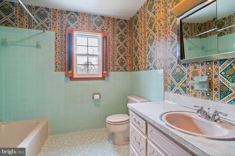 Bath - 5811 Meadow Dr, Frederick, MD 21702 photo 4 of 4
