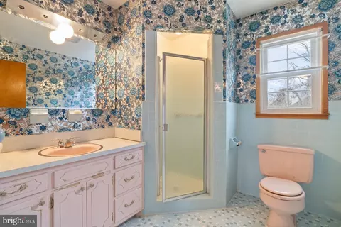 Bath - 5811 Meadow Dr, Frederick, MD 21702 photo 2 of 4