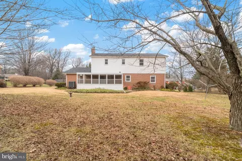 Exterior - 5811 Meadow Dr, Frederick, MD 21702 photo 5 of 5