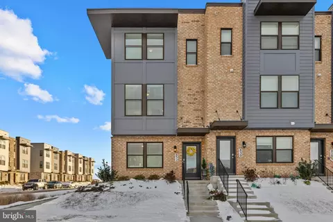 832 Creekway Dr, Frederick, MD 21701