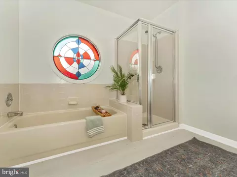Bath - 800 Mclendon Dr, Frederick, MD 21702 photo 3 of 4