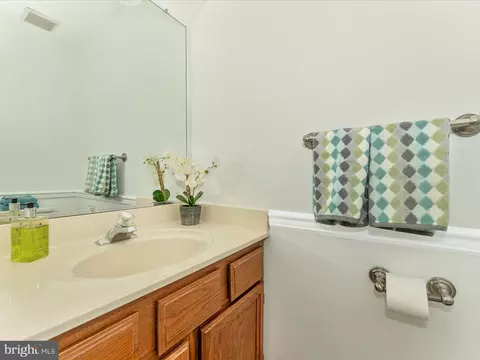 Bath - 800 Mclendon Dr, Frederick, MD 21702 photo 1 of 4