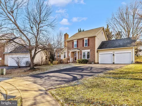 Exterior - 2207 Banner Hill Rd, Frederick, MD 21702 photo 4 of 19