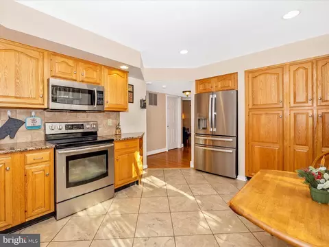 Kitchen - 2207 Banner Hill Rd, Frederick, MD 21702 photo 4 of 5