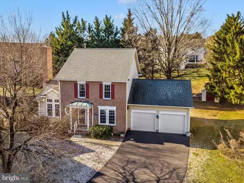Exterior - 2207 Banner Hill Rd, Frederick, MD 21702 photo 14 of 19