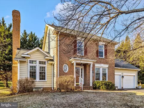 Exterior - 2207 Banner Hill Rd, Frederick, MD 21702 photo 6 of 19