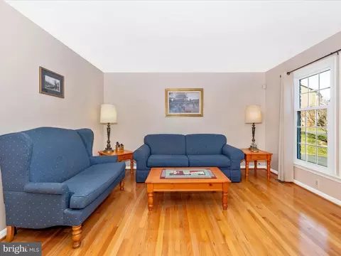 Living - 2207 Banner Hill Rd, Frederick, MD 21702 photo 2 of 5