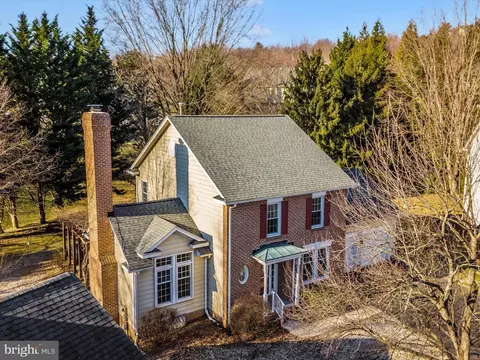 Exterior - 2207 Banner Hill Rd, Frederick, MD 21702 photo 16 of 19