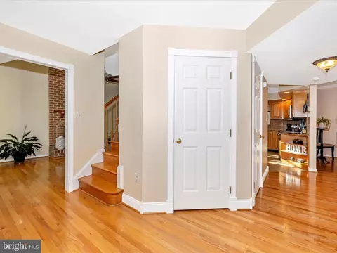 Entry Way - 2207 Banner Hill Rd, Frederick, MD 21702 photo 2 of 2