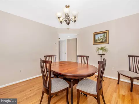Dining - 2207 Banner Hill Rd, Frederick, MD 21702 photo 2 of 2
