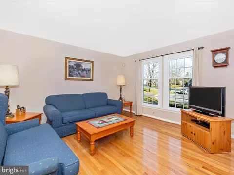 Living - 2207 Banner Hill Rd, Frederick, MD 21702 photo 1 of 5