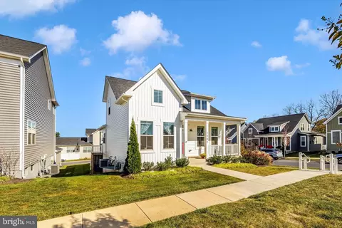 Exterior - 1201 Marsalis Pl, Frederick, MD 21702 photo 2 of 10