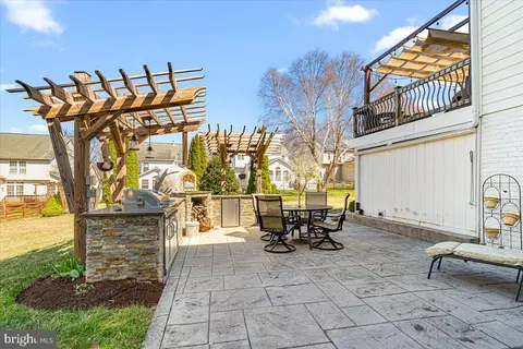 Exterior - 3816 Kendall Dr, Frederick, MD 21704 photo 10 of 23