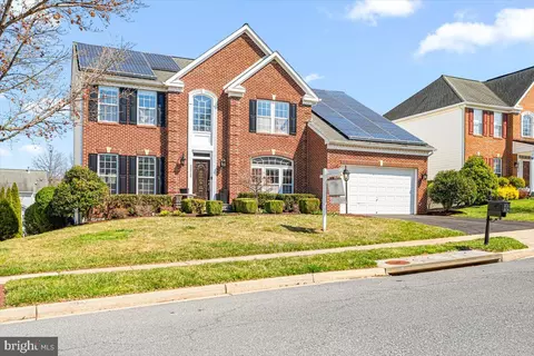 Exterior - 3816 Kendall Dr, Frederick, MD 21704 photo 3 of 23