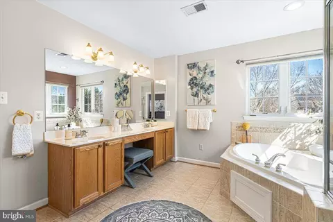 Bath - 3816 Kendall Dr, Frederick, MD 21704 photo 1 of 4