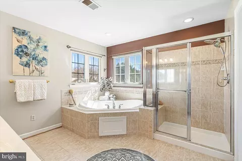 Bath - 3816 Kendall Dr, Frederick, MD 21704 photo 2 of 4