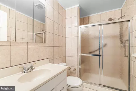 Bath - 3816 Kendall Dr, Frederick, MD 21704 photo 4 of 4