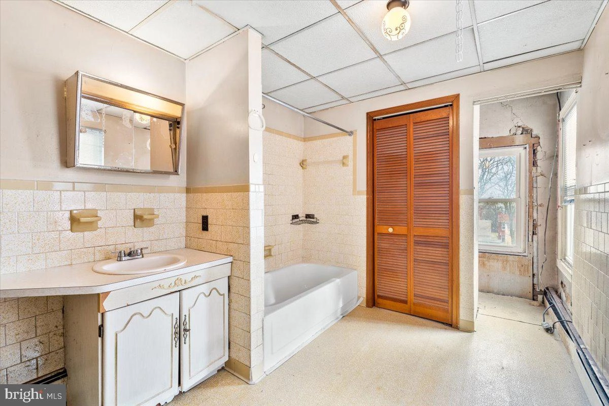Bath - 226 S Carroll St, Frederick, MD 21701 photo 1 of 2