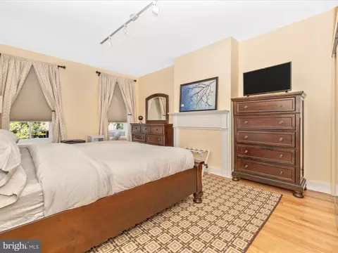 Bedroom - 8 E Church St, Frederick, MD 21701 photo 4 of 11
