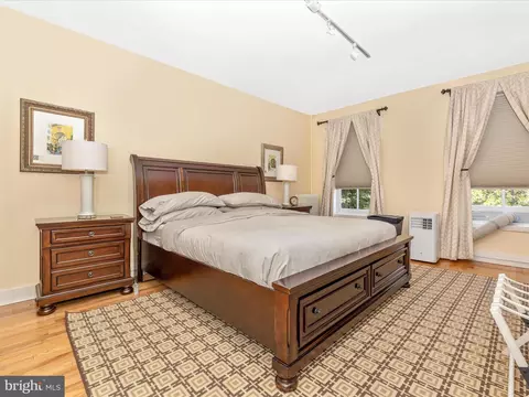 Bedroom - 8 E Church St, Frederick, MD 21701 photo 5 of 11