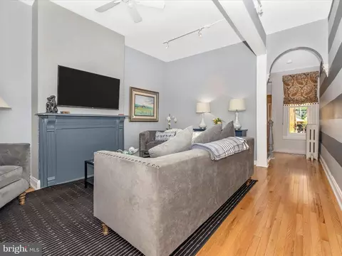 Entry Way - 8 E Church St, Frederick, MD 21701 photo 2 of 5