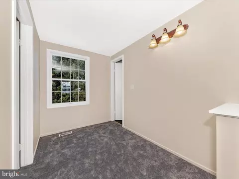 Bedroom - 1381 Fox Run Ct, Frederick, MD 21703 photo 4 of 8
