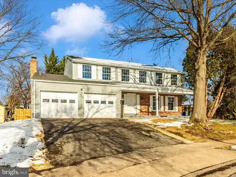 Exterior - 1381 Fox Run Ct, Frederick, MD 21703 photo 4 of 17