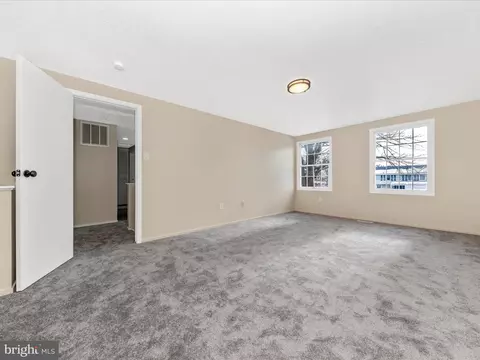Bedroom - 1381 Fox Run Ct, Frederick, MD 21703 photo 3 of 8