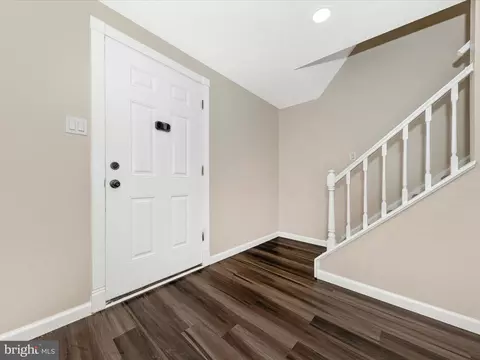 Entry Way - 1381 Fox Run Ct, Frederick, MD 21703 photo 1 of 2