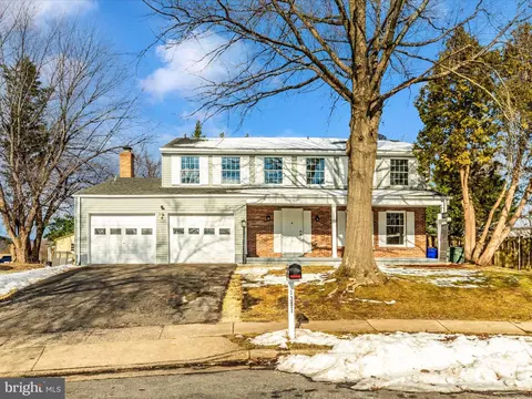 Exterior - 1381 Fox Run Ct, Frederick, MD 21703 photo 1 of 17