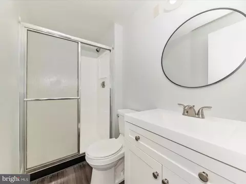 Bath - 1381 Fox Run Ct, Frederick, MD 21703 photo 2 of 2
