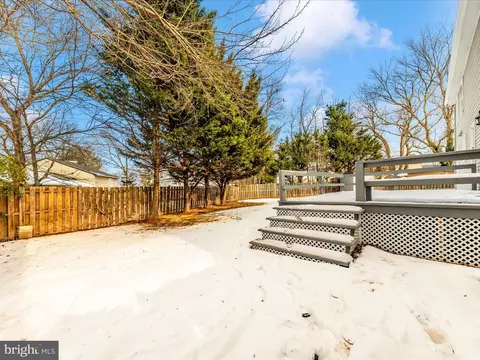 Exterior - 1381 Fox Run Ct, Frederick, MD 21703 photo 14 of 17