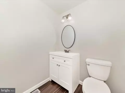 Entry Way - 1381 Fox Run Ct, Frederick, MD 21703 photo 2 of 2