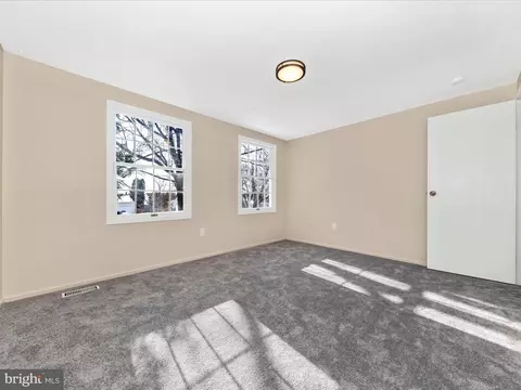Bedroom - 1381 Fox Run Ct, Frederick, MD 21703 photo 7 of 8