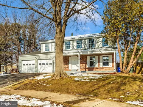 Exterior - 1381 Fox Run Ct, Frederick, MD 21703 photo 6 of 17