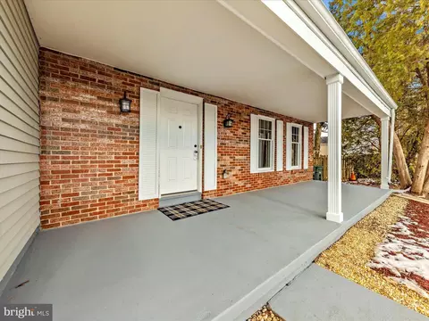 Exterior - 1381 Fox Run Ct, Frederick, MD 21703 photo 8 of 17
