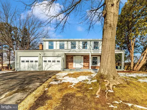 Exterior - 1381 Fox Run Ct, Frederick, MD 21703 photo 3 of 17