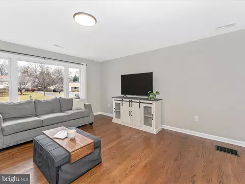 4328 Dover Dr, Frederick, MD 21703 photo 5